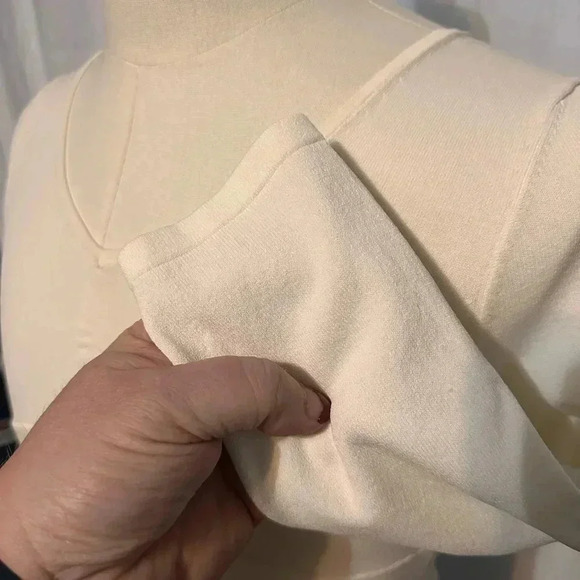 Ann Taylor Loft Simple White Light Weight Sweater Type Top. 3/4 Sleeve. Size Med - Picture 3 of 6